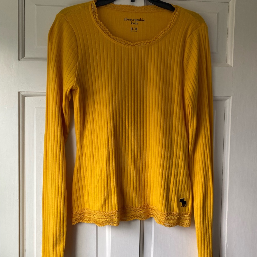 Abercrombie Kids long sleeve top with lace trim very cute and in great condition